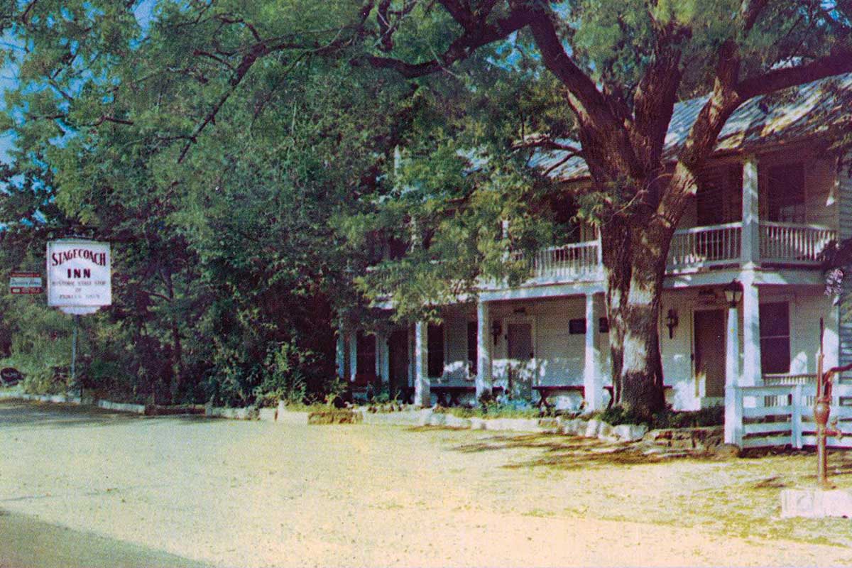 postcard featuring the Stagecoach Inn in Salado