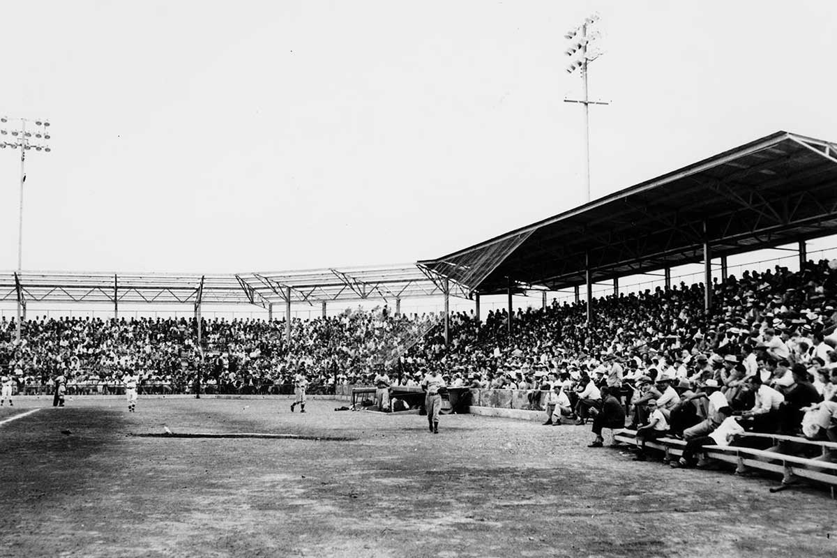 1915 game and stadium